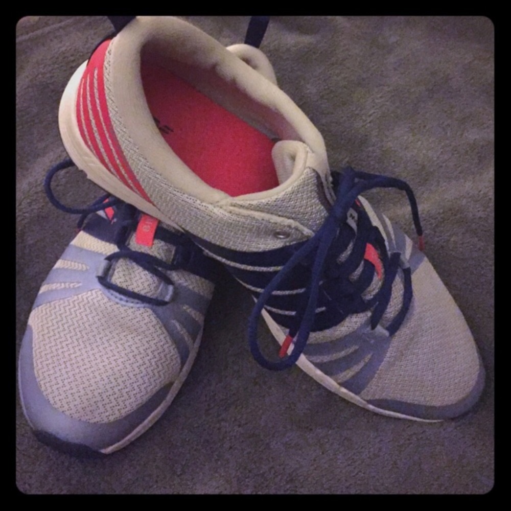 Perfect condition New Balance tennis shoes!🌸